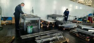 Grinding area with equipment for surface finishing and polishing tasks